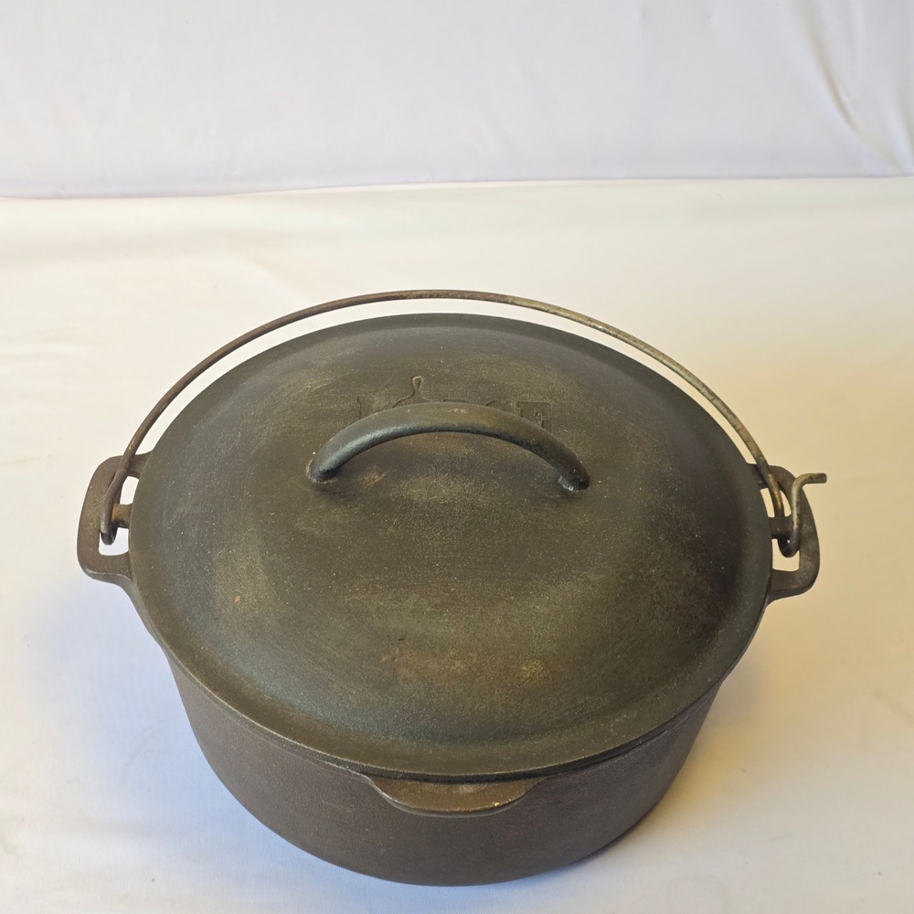 Wagner's 1891 Original Cast Iron 5 Qt Dutch Oven with Lodge Self Basting Lid
